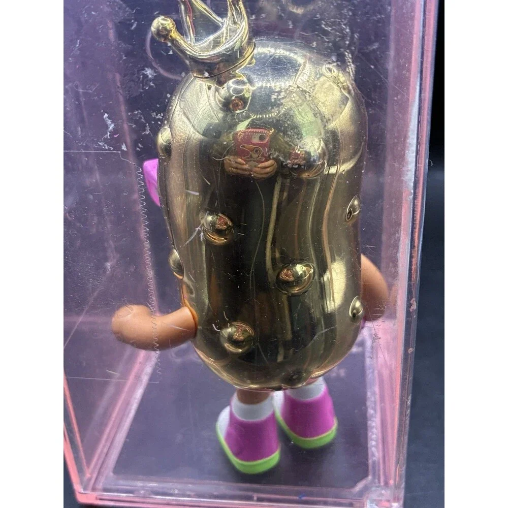 XOX KWEENIE QUIRKY KWEENS KWEEN OF Pickles Gold 4